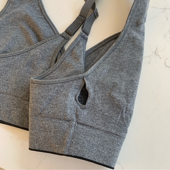 Women's PUMA Solstice Seamless Low Supports Sports Bra Sz Large Gray Black - Picture 9 of 9